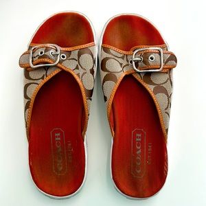 Coach logo slides